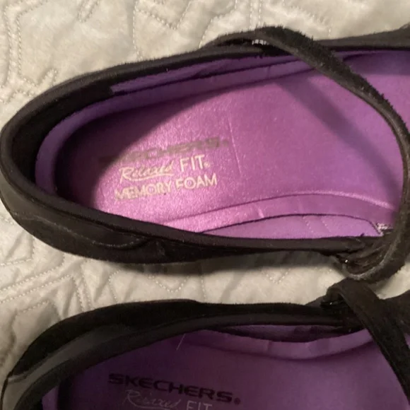 Sketchers relaxed fit memory foam shoes - Picture 3 of 4